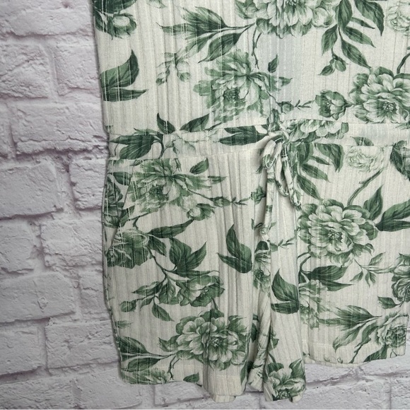 Chaser Ribbed Floral Knit Romper - Picture 7 of 11